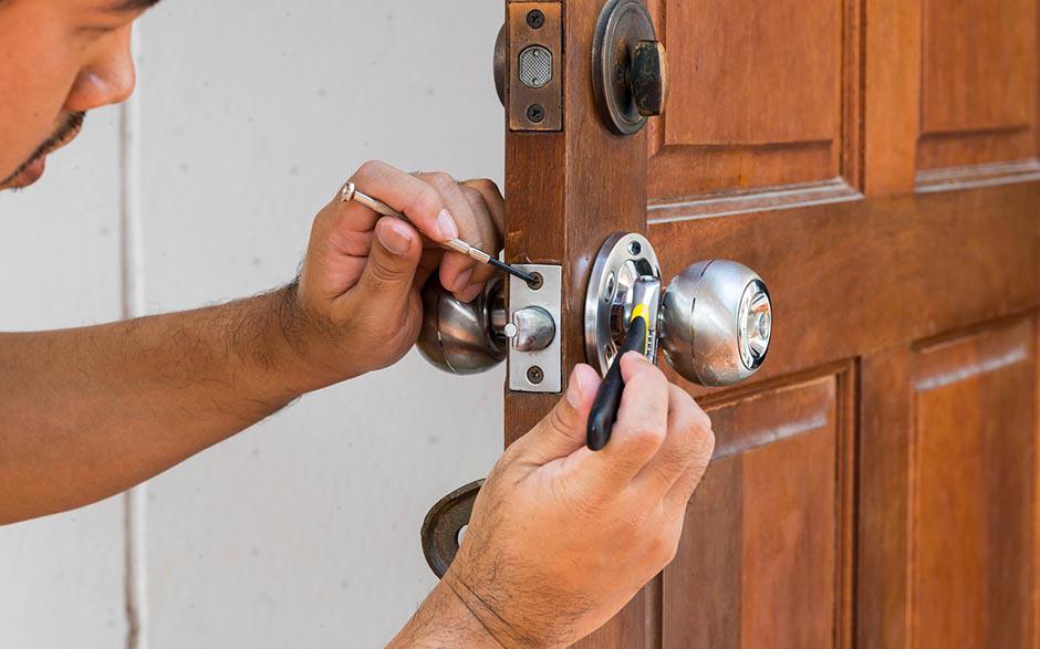 ouvrir une porte Lésigny